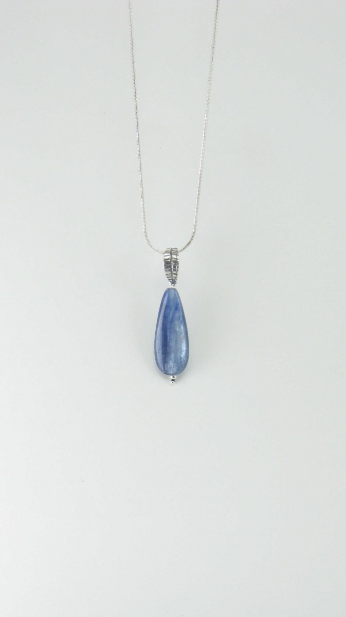 Dew_Drop_Yoga_Jewelry_Necklace_Kyanite_Pendant_Silver_Blue